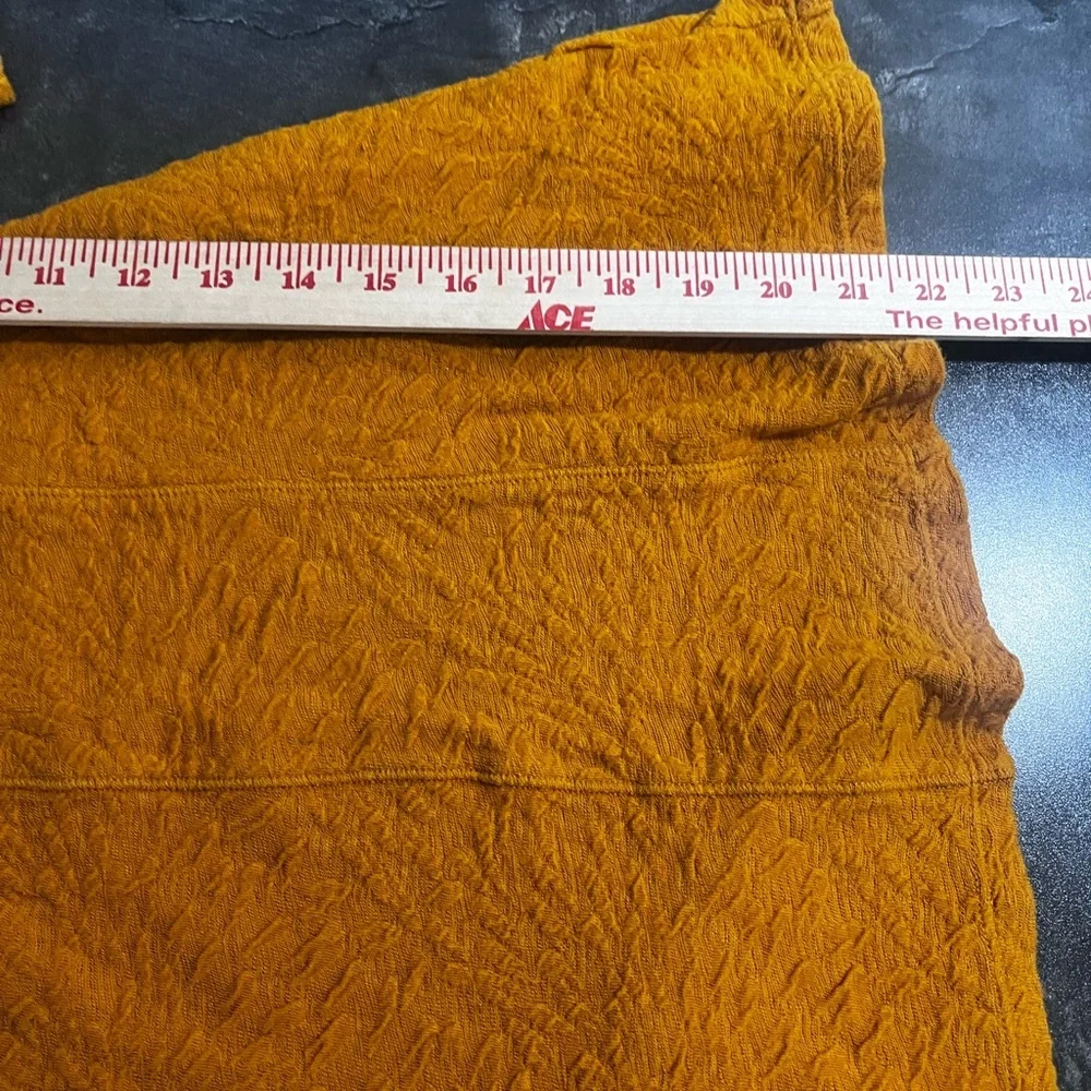 Anthropologie Ett:Twa Wesley Gold Textured Short Sleeve Blouse Size Medium - Picture 6 of 7